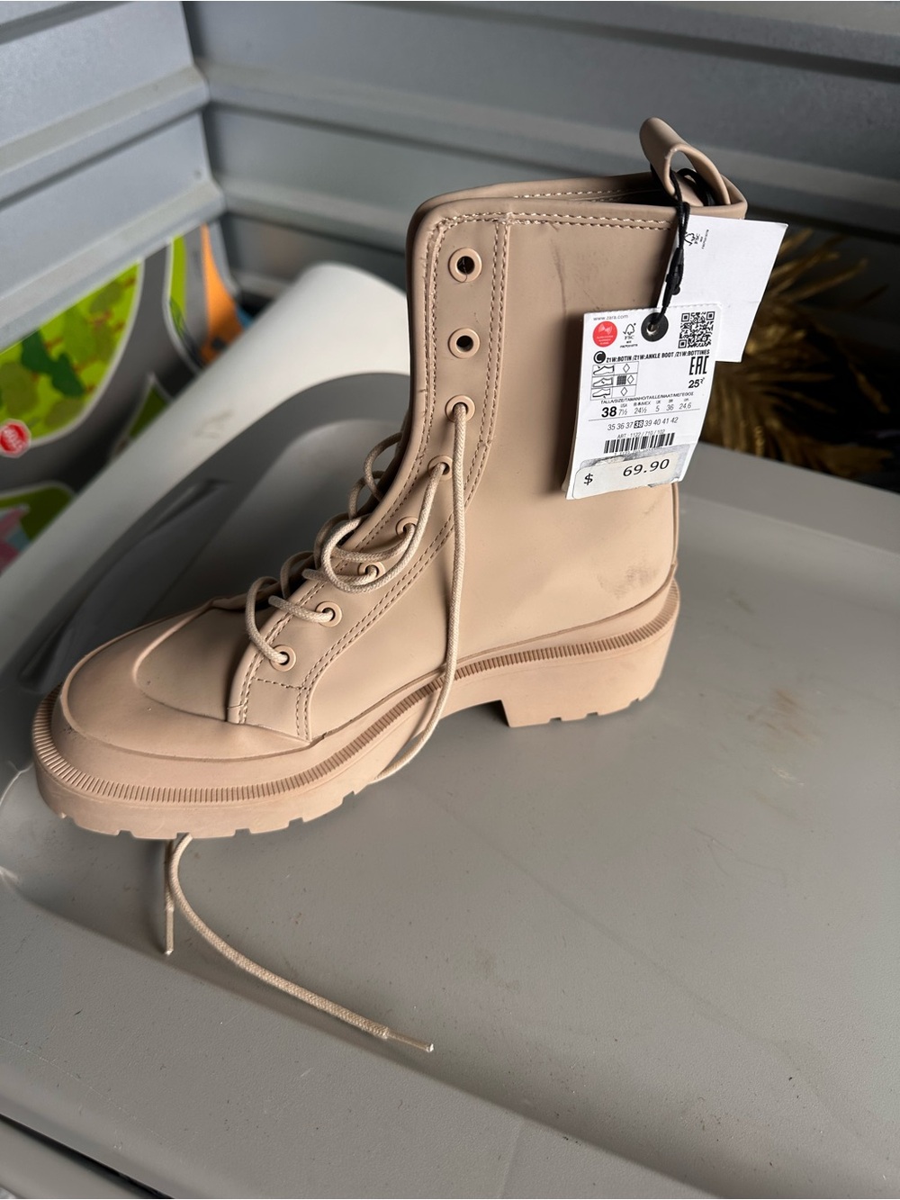 Zara Women's Lace-Up Combat Boots in Light Beige